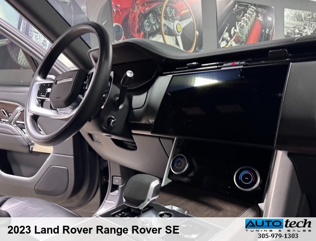 2023 Land Rover Range Rover SE