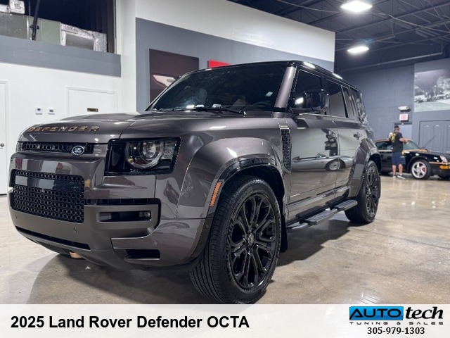 2025 Land Rover Defender OCTA