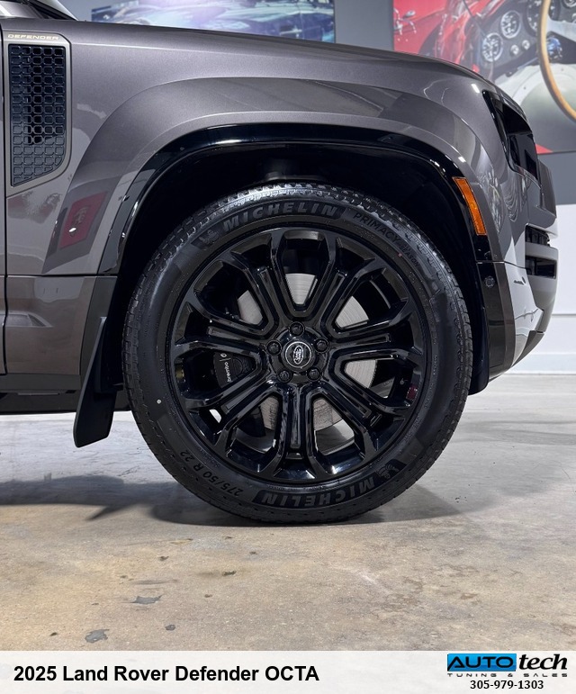 2025 Land Rover Defender OCTA