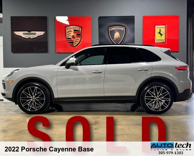2022 Porsche Cayenne Base